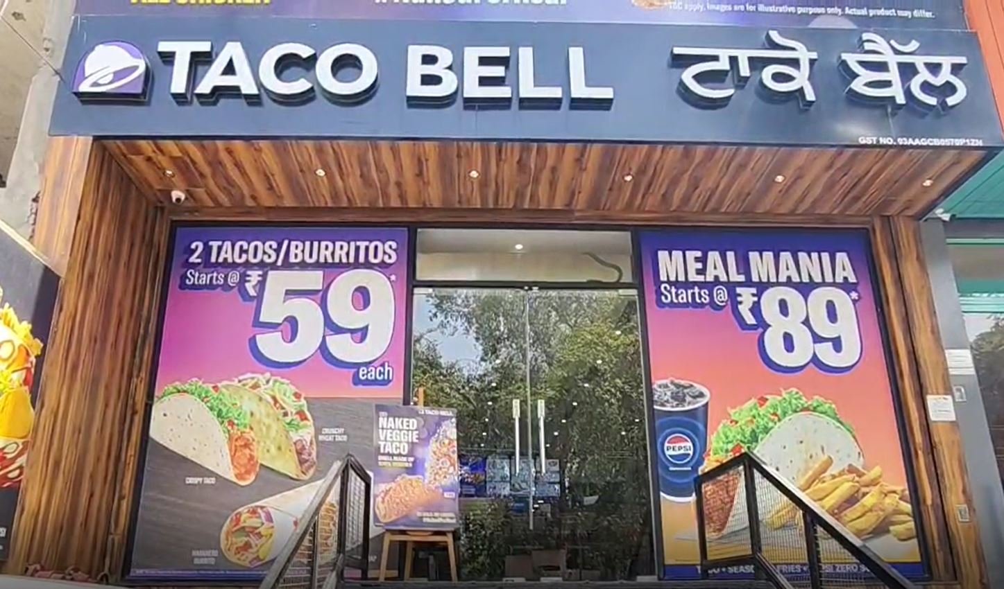 Taco Bell Restaurant ਵਿੱਚ Colddrink ਅਤੇ Ice ਵਿੱਚ ਮਿਲੇ ਕੀੜੇ , ਗਾਹਕ ਨੇ ਲਗਾਏ ਦੋਸ਼