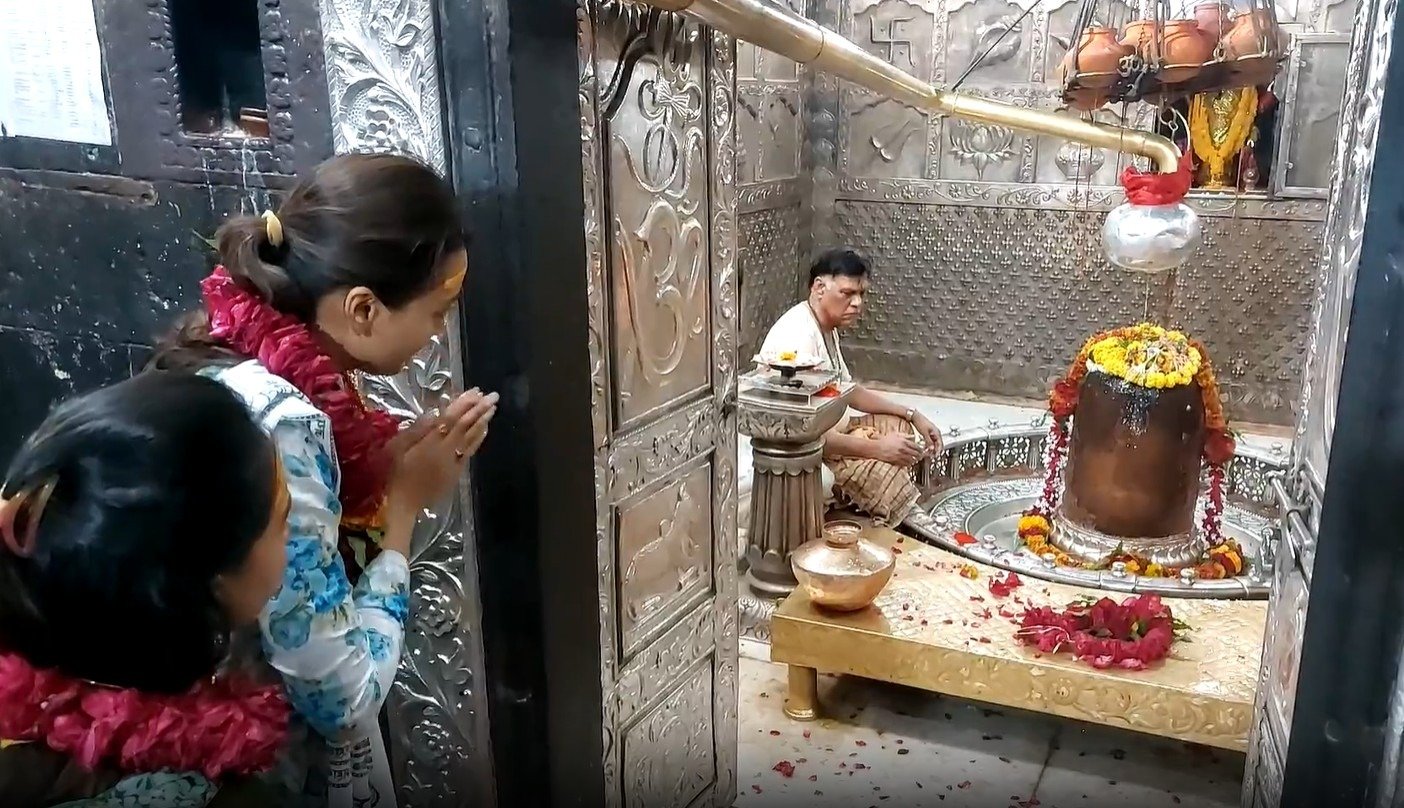 ਆਪਣੇ ਜਨਮਦਿਨ ‘ਤੇ, ਤੇਜਸਵੀ ਪ੍ਰਕਾਸ਼ ਨੇ ਉਜੈਨ ਵਿੱਚ ਬਾਬਾ ਮਹਾਕਾਲ ਦੇ ਕੀਤੇ ਦਰਸ਼ਨ ,ਭਸਮ ਆਰਤੀ ਵਿੱਚ ਵੀ ਲਿਆ ਹਿੱਸਾ, ਸਾਂਝੀਆਂ ਕੀਤੀਆਂ ਤਸਵੀਰਾਂ