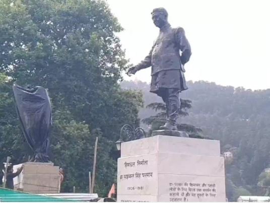 ਸ਼ਿਮਲਾ ਵਿੱਚ ਰਿਜ ‘ਤੇ ਵੀਰਭੱਦਰ ਦੀ ਮੂਰਤੀ ਸਥਾਪਿਤ : ਮੰਤਰੀ ਵਿਕਰਮਾਦਿੱਤਿਆ ਨੇ ਇਸ ਲਈ ਰੋਂਦੇ ਹੋਏ ਦੇ ਦਿੱਤਾ ਸੀ ਅਸਤੀਫਾ