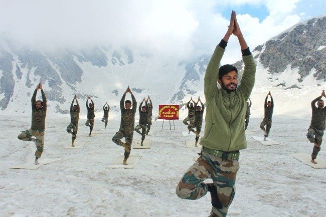 International yoga day; ਬਰਫੀਲੀਆਂ ਚੋਟੀਆਂ ਤੋਂ ਲੈ ਕੇ ਵਿਦੇਸ਼ੀ ਧਰਤੀ ਤੱਕ ਗੂੰਜਿਆ ਯੋਗਾਸਨ ਮੰਤਰ , ਭਾਰਤੀ ਫੌਜ ਨੇ ਉਤਸ਼ਾਹ ਨਾਲ ਮਨਾਇਆ ਅੰਤਰਰਾਸ਼ਟਰੀ ਯੋਗ ਦਿਵਸ