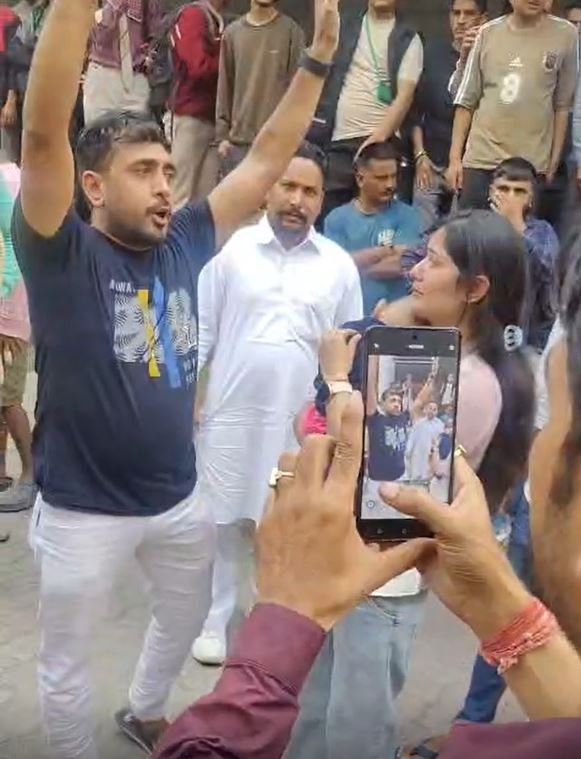 ਮਨਾਲੀ ‘ਚ ਸੈਲਾਨੀਆਂ ਦੀ ਕੁੱਟਮਾਰ, ਪਤਨੀ ਅਤੇ ਲੜਕੀ ਨੂੰ ਕੁੱਟਣ ਦੇ ਆਰੋਪ , ਮਾਮਲੇ ਦੀ ਜਾਂਚ ਜੁਟੀ ਪੁਲਿਸ