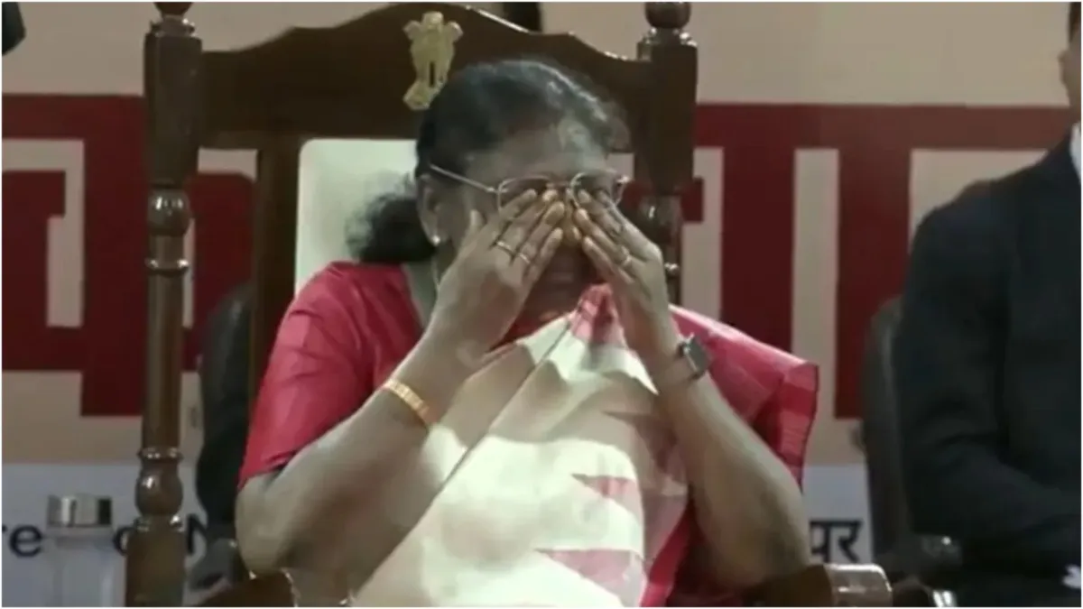 ਰਾਸ਼ਟਰਪਤੀ ਦ੍ਰੋਪਦੀ ਮੁਰਮੂ ਆਪਣੇ ਜਨਮਦਿਨ ‘ਤੇ ਹੋਏ ਭਾਵੁਕ , ਨੇਤਰਹੀਣ ਬੱਚਿਆਂ ਨੇ ਉਨ੍ਹਾਂ ਨੂੰ ਦਿੱਤਾ ਸ਼ਾਨਦਾਰ ਤੋਹਫ਼ਾ