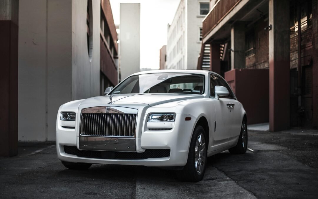 Rolls Royce ਤੋਂ ਲੈ ਕੇ Lamborghini-Ferrari ਤੱਕ, ਲੋਕ ਇੱਥੇ ਸੜਕਾਂ ‘ਤੇ ਦਿੰਦੇ ਛੱਡ , ਜਾਣੋ ਕਿਉਂ?