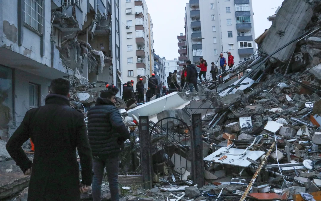 Turkey Earthquake: Turkey ਵਿੱਚ ਭੂਚਾਲ ਦੇ ਝਟਕੇ, ਘਬਰਾਏ ਲੋਕ ਖਿੜਕੀਆਂ ਅਤੇ ਬਾਲਕੋਨੀਆਂ ਤੋਂ ਛਾਲ ਮਾਰਦੇ ਹੋਏ; 7 ਜ਼ਖਮੀ