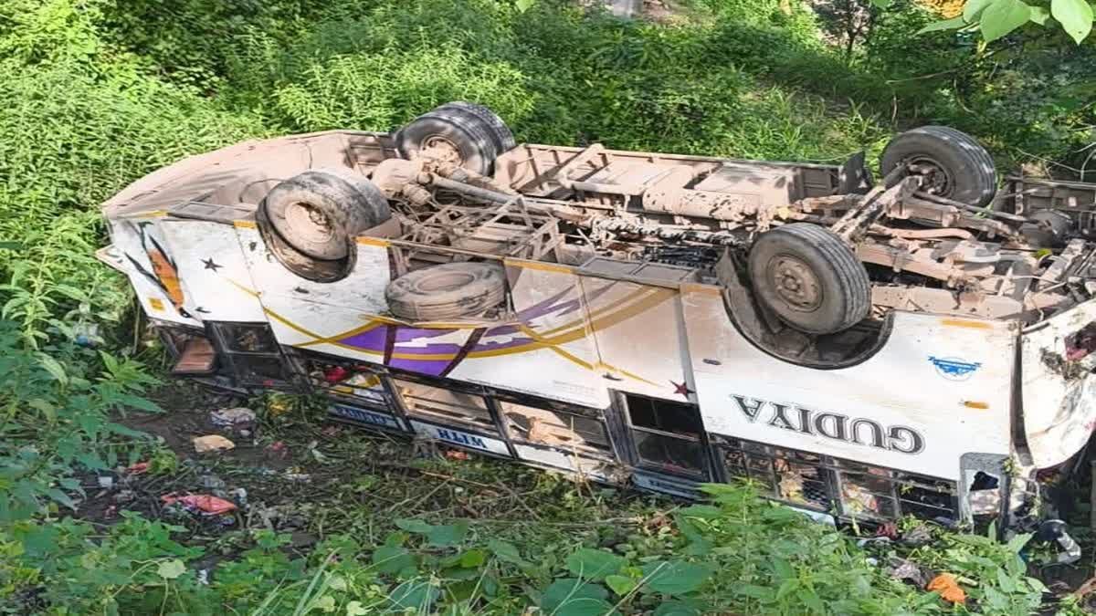 हिमाचल प्रदेश के बिलासपुर में हादसा, पंजाब में सत्संग से लौट रहे श्रद्धालुओं से भरी बस पलटी, 26 यात्री घायल