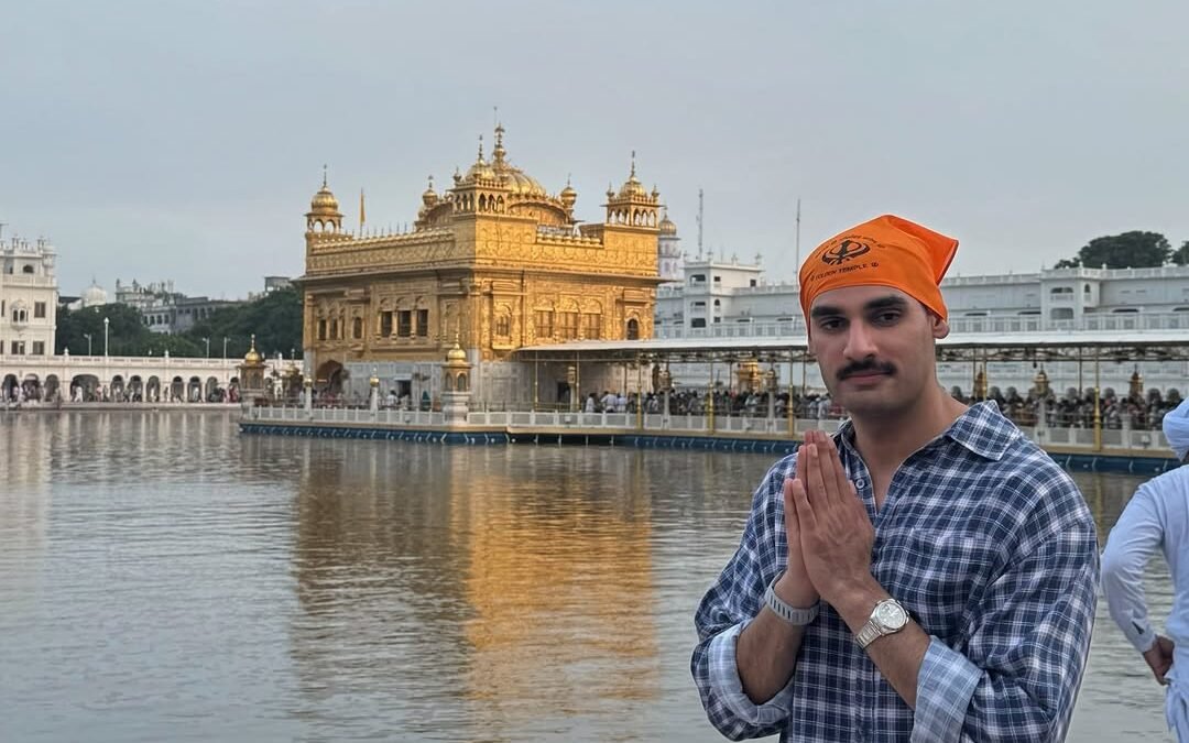 ਸ੍ਰੀ ਹਰਿਮੰਦਰ ਸਾਹਿਬ ਨਤਮਸਤਕ ਹੋਏ ਬਾਲੀਵੁੱਡ ਐਕਟਰ ਅਹਾਨ ਸ਼ੈੱਟੀ, ਬਾਰਡਰ-2 ਦੀ ਸ਼ੂਟਿੰਗ ਖ਼ਤਮ ਹੁੰਦਿਆਂ ਕੀਤੀ ਅਰਦਾਸ