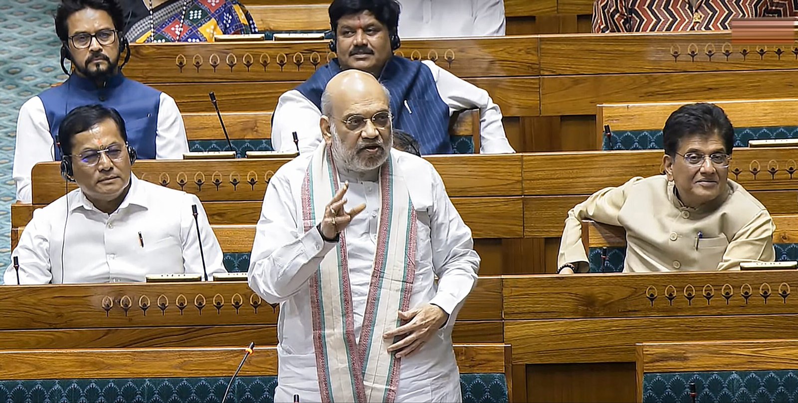 ਕੋਈ ਮਹੱਤਵਪੂਰਨ ਸੈਸ਼ਨ ਆਉਂਦਾ ਹੈ, ਰਾਹੁਲ ਗਾਂਧੀ ਵਿਦੇਸ਼ ਚਲੇ ਜਾਂਦੇ ਹਨ… ਲੋਕ ਸਭਾ ‘ਚ ਬੋਲੇ ਅਮਿਤ ਸ਼ਾਹ