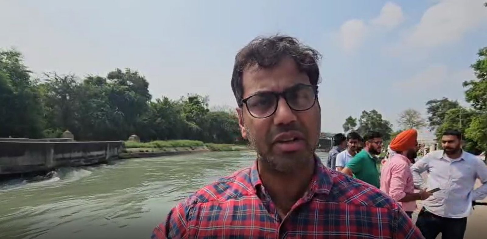 ਸੰਗਰੂਰ ਦੇ ਖਨੌਰੀ ‘ਚ ਵੱਡਾ ਖਤਰਾ, ਭਾਖੜਾ ਨਹਿਰ ਵਿੱਚੋਂ ਹੋ ਰਿਹਾ ਪਾਣੀ ਲੀਕ