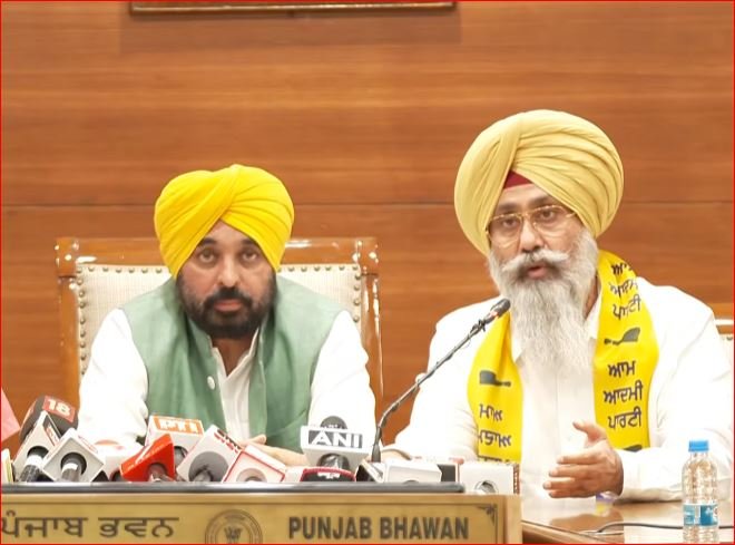 ਸਾਬਕਾ ਅਕਾਲੀ ਵਿਧਾਇਕ ਹਰਮੀਤ ਸਿੰਘ ਸੰਧੂ ਆਮ ਆਦਮੀ ਪਾਰਟੀ ਵਿੱਚ ਹੋਏ ਸ਼ਾਮਲ