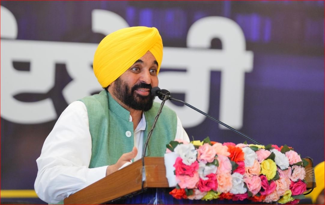 ‘ਪੰਜਾਬ ਚੋਣਾਂ ਦੀਆਂ ਤਿਆਰੀਆਂ ਸ਼ੁਰੂ ਹੋ ਗਈਆਂ ਹਨ…’ – ਭਗਵੰਤ ਮਾਨ ਨੇ ਅਸ਼ੋਕ ਮਿੱਤਲ ਦੇ ਠਿਕਾਣਿਆਂ ‘ਤੇ ਈਡੀ ਦੇ ਛਾਪਿਆਂ ‘ਤੇ ਨਿਸ਼ਾਨਾ ਸਾਧਿਆ