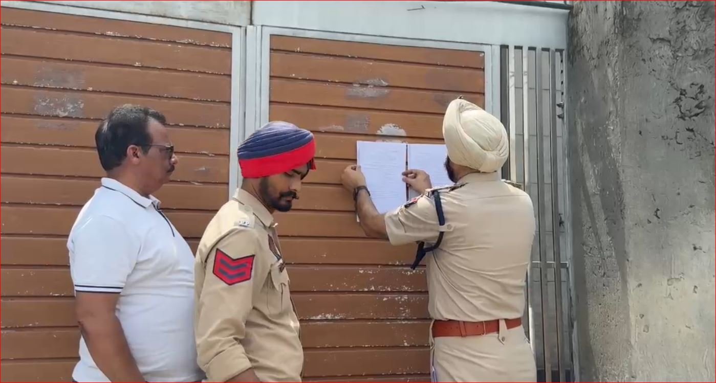 ਮੋਗਾ ਪੁਲਿਸ ਨੇ ਮਹਿਲਾ ਤਸਕਰ ਦਾ 80 ਲੱਖ ਰੁਪਏ ਦਾ ਘਰ ਕੀਤਾ ਜ਼ਬਤ