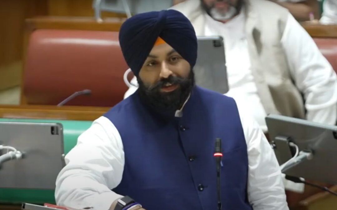 ਹਰਜੋਤ ਬੈਂਸ ਨੇ ਪੰਜਾਬ ‘ਚ ਬੇਅਦਬੀ ਤੇ ਨਸ਼ਿਆਂ ਦੇ ਮੁੱਦੇ ‘ਤੇ ਅਕਾਲੀਆਂ ਤੇ ਕਾਂਗਰਸ ਨੂੰ ਘੇਰਿਆ, ਕਿਹਾ- ਧਾਰਮਿਕ ਗ੍ਰੰਥਾਂ ਦਾ ਨਿਰਾਦਰ ਬਰਦਾਸ਼ਤ ਨਹੀਂ