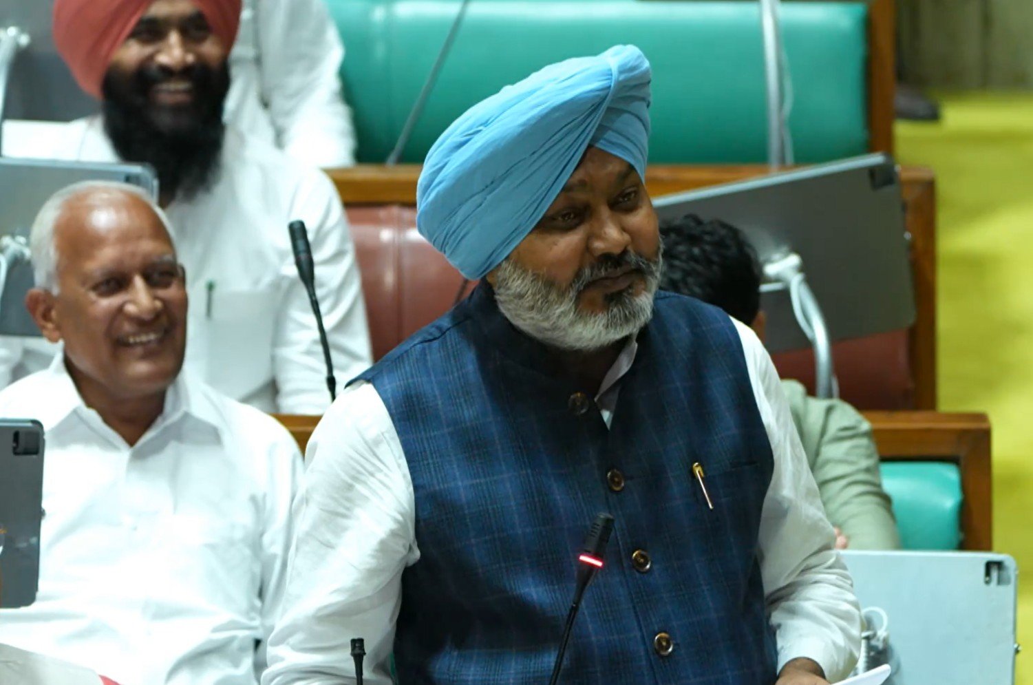 ਸਦਨ ‘ਚ ਵਿੱਤ ਮੰਤਰੀ ਨੇ CISF ਕਰਮਚਾਰੀਆਂ ਦੀ ਤਾਇਨਾਤੀ ਦੇ ਪ੍ਰਸਤਾਵ ਨੂੰ ਰੱਦ ਕਰਨ ਦੇ ਮਤੇ ਦੀ ਕੀਤੀ ਵਕਾਲਤ