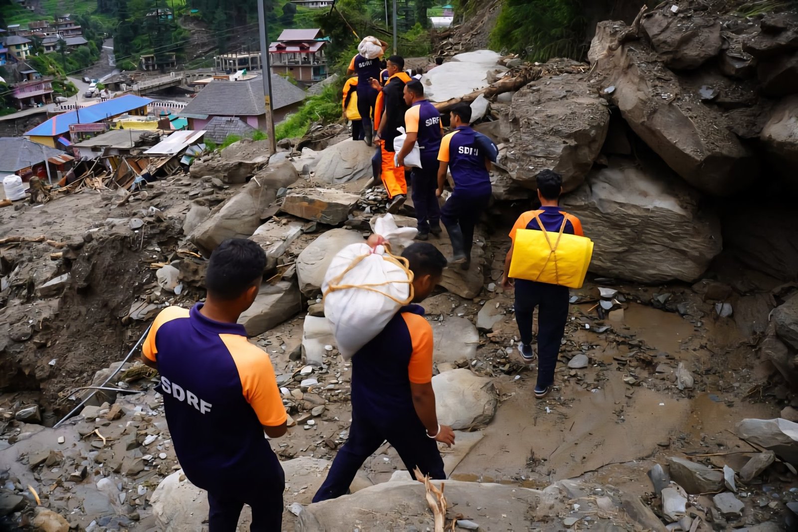 हिमाचल प्रदेश में भारी बारिश का अलर्ट, अब 78 लोगों की मौत, कई लापता, हिमाचल CM ने बुलाई आपदा प्रबंधन की मीटिंग