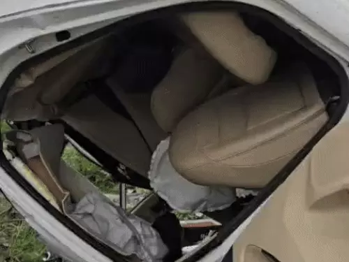 ਜਲੰਧਰ ‘ਚ ਹਾਈਵੇਅ ‘ਤੇ ਬੇਕਾਬੂ ਹੋ ਕੇ ਪਲਟੀ ਕਾਰ ਡਿਵਾਈਡਰ ਨਾਲ ਟਕਰਾਈ, ਨੌਜਵਾਨ ਦੀ ਮੌਤ