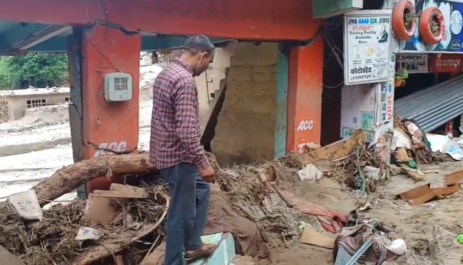 जमीन खरीदने के लिए घर पर रखे थे 30 लाख, जलजला अपने साथ सबकुछ बहाकर ले गया, पल भर में हुआ सबकुछ खत्म