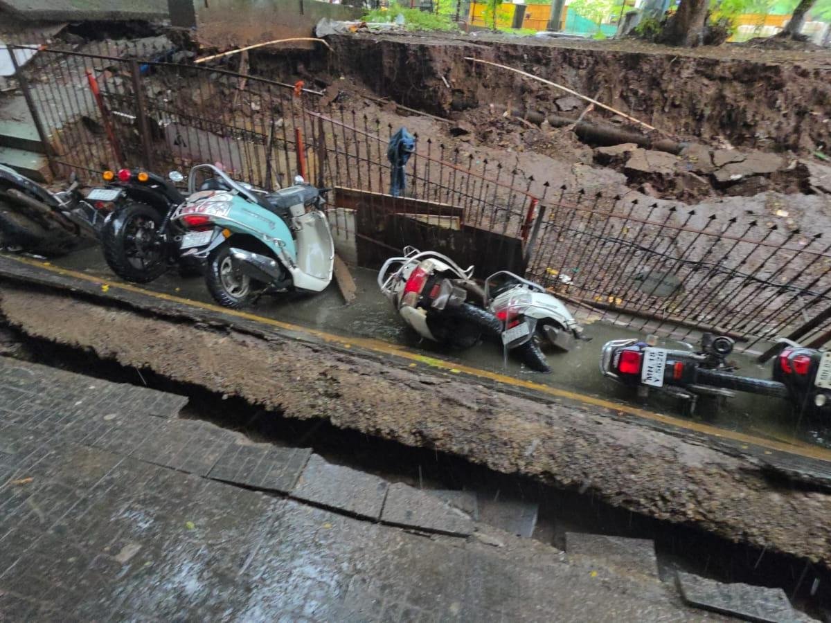 ਦੇਖਦੇ-ਦੇਖਦੇ ਧਰਤੀ ਨੇ ਨਿੱਘਲੇ ਵਾਹਨ, ਵੱਡਾ ਹਾਦਸਾ ਹੋਣੋਂ ਟਲਿਆ, ਦੇਖੋ ਵੀਡੀਓ