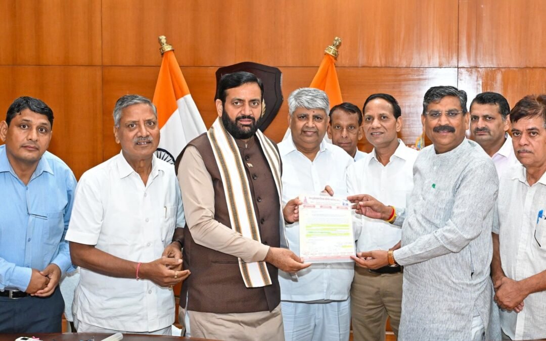 हरियाणा सीएम नायब सैनी से खटीक समाज हरियाणा के प्रतिनिधिमंडल ने की मुलाकात, आमंत्रण पत्र किया भेंट