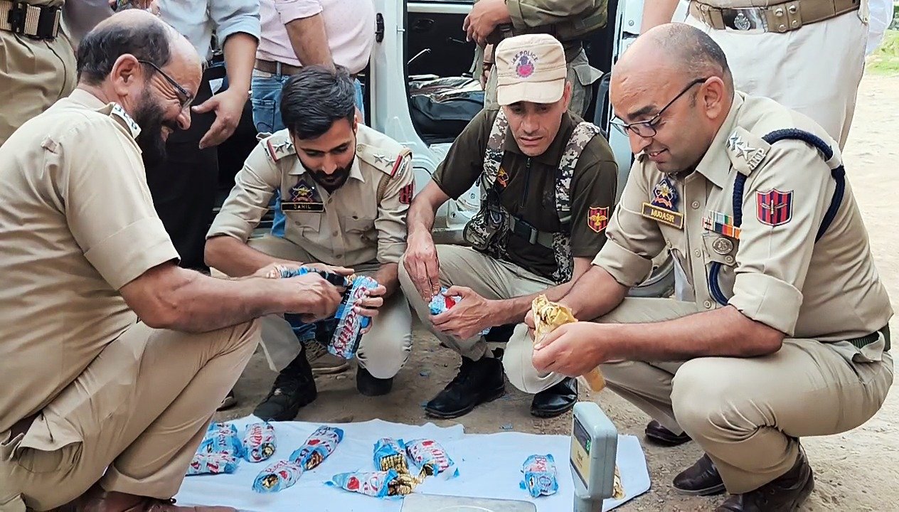 NCB ਸ੍ਰੀਨਗਰ ਨੇ ਭੁੱਕੀ ਤੂੜੀ ਦੀ ਤਸਕਰੀ ਦੇ ਵੱਡੇ ਨੈੱਟਵਰਕ ਦਾ ਕੀਤਾ ਪਰਦਾਫਾਸ਼ ; ਦੋ ਗ੍ਰਿਫ਼ਤਾਰ