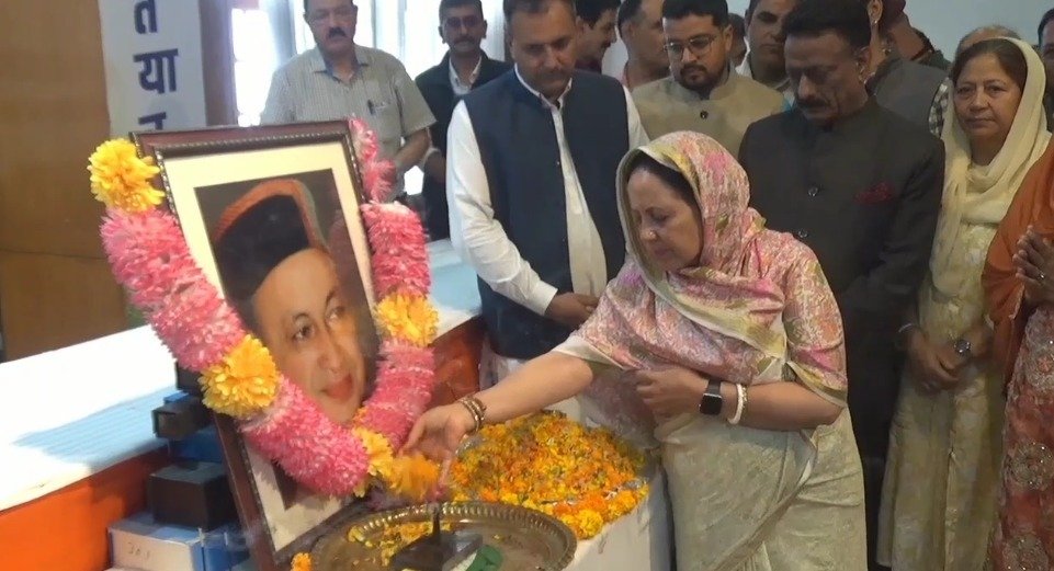 फिर टला शिमला में वीरभद्र सिंह की प्रतिमा अनावरण का कार्यक्रम, प्रतिभा सिंह ने बताई ये बड़ी वजह