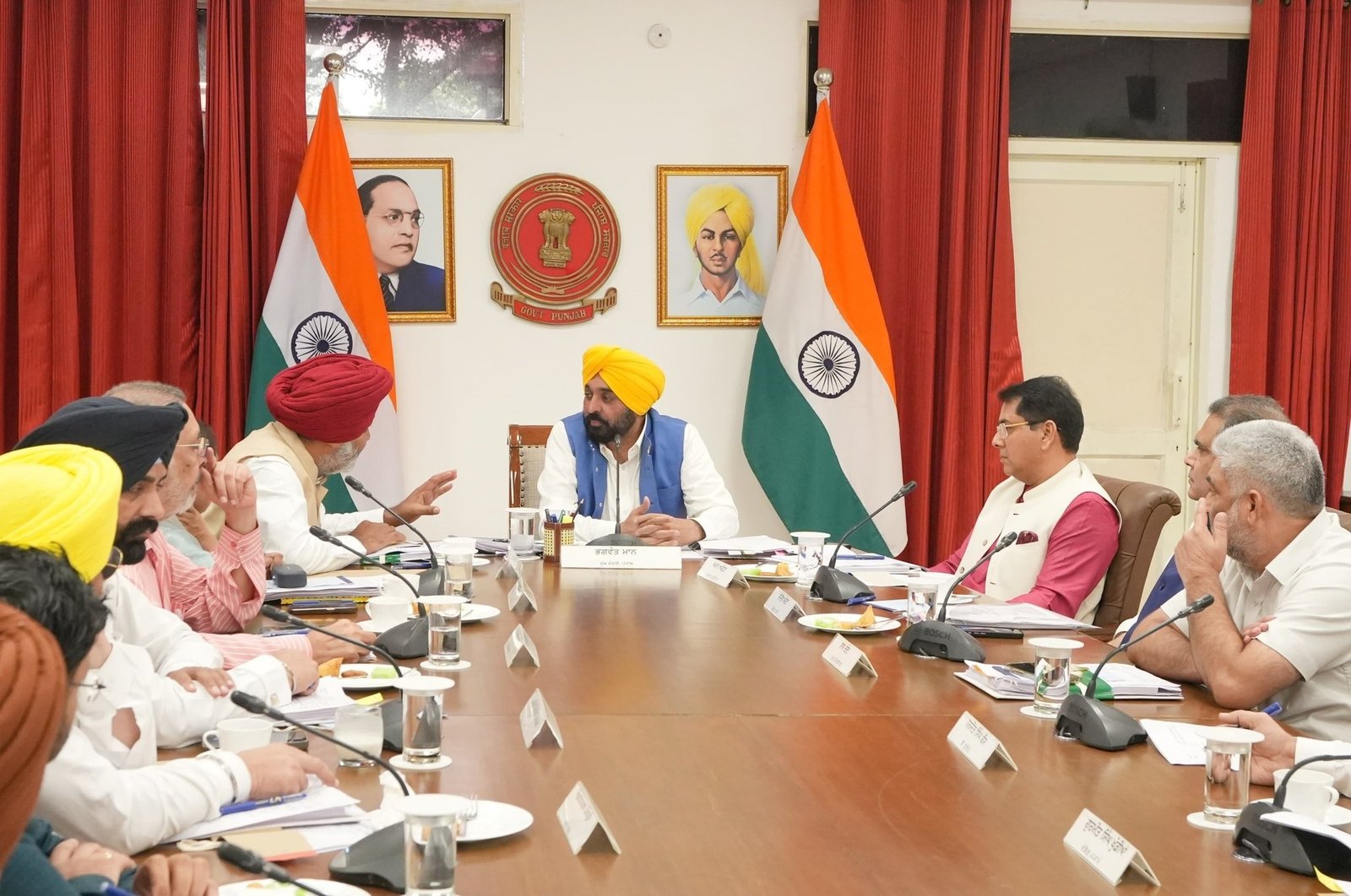 CM ਮਾਨ ਨੇ ਸੱਦੀ ਕੈਬਨਿਟ ਮੀਟਿੰਗ, ਭਲਕੇ ਮੁੱਖ ਮੰਤਰੀ ਰਿਹਾਇਸ਼ ‘ਤੇ ਹੋਵੇਗੀ ਅਹਿਮ ਬੈਠਕ