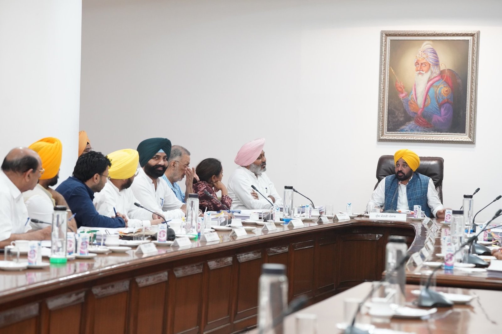 ਪੰਜਾਬ ਕੈਬਿਨਟ ਦੇ ਵੱਡੇ ਫ਼ੈਸਲੇ, ਭਲਕੇ ਆਵੇਗਾ ਬੇਅਦਬੀ ‘ਤੇ ਬਿੱਲ, CISF ਦੀ ਤਾਇਨਾਤੀ ਬਾਰੇ ਫ਼ੈਸਲਾ