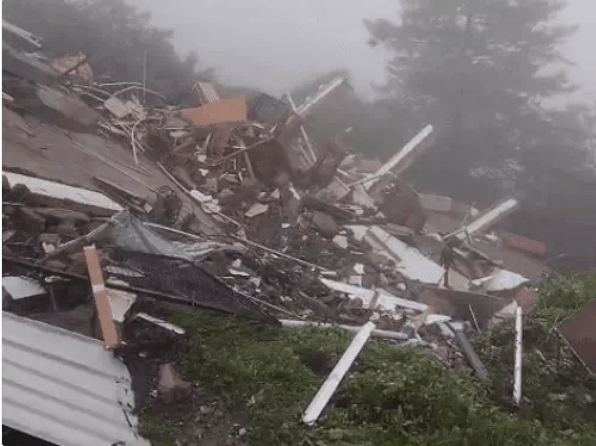 ਸ਼ਿਮਲਾ ਵਿੱਚ 5 ਮੰਜ਼ਿਲਾ ਇਮਾਰਤ ਡਿੱਗੀ: ਮੰਤਰੀ ਦੀ ਮੌਜੂਦਗੀ ਵਿੱਚ NHAI ਅਧਿਕਾਰੀ ‘ਤੇ ਹੋਇਆ ਹਮਲਾ