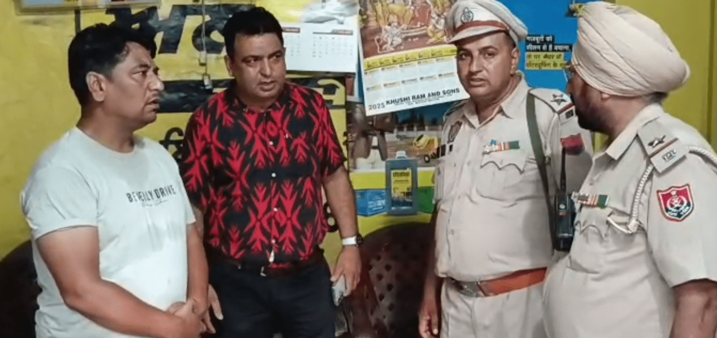 Phagwara: ਬਾਈਕ ਸਵਾਰ ਲੁਟੇਰੇ ਦਵਾਈ ਲੈਣ ਨਿਕਲੀ ਬੁਜ਼ੁਰਗ ਔਰਤ ਦੇ ਕੋਲੋਂ ਪਰਸ ਲੁੱਟ ਹੋਏ ਫਰਾਰ