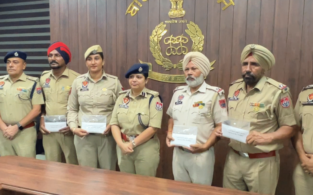 Bathinda: ਨਹਿਰ ਵਿੱਚ ਡਿੱਗੀ ਕਾਰ ਵਿੱਚੋਂ ਸਵਾਰੀਆਂ ਦੀ ਜਾਨ ਬਚਾਉਣ ਵਾਲੇ ਪੰਜਾਬ ਪੁਲਿਸ ਦੇ ਚਾਰ ਜਵਾਨਾਂ ਨੂੰ ਵਿਸ਼ੇਸ਼ ਸਨਮਾਨ