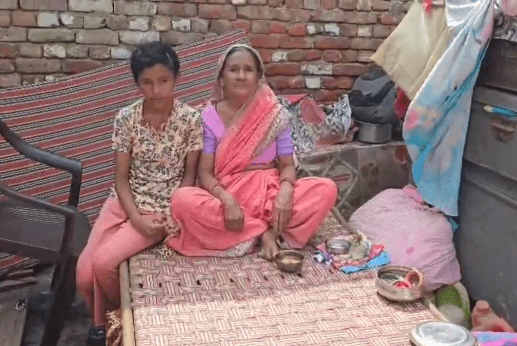Punjab: ਬਜ਼ੁਰਗ ਔਰਤ ਦੇ ਘਰ ਦੀ ਛੱਤ ਡਿੱਗੀ, ਦਾਦੀ-ਪੋਤੀ ਬਾਲ-ਬਾਲ ਬਚੇ
