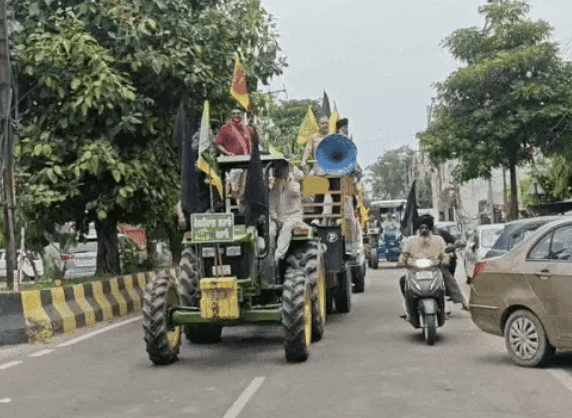 ਪੰਜਾਬ ਵਿੱਚ ਕਿਸਾਨਾਂ ਨੇ ਕੱਢਿਆ ਟਰੈਕਟਰ ਮਾਰਚ: ਸੰਸਦ ਵਿੱਚ ਉਠਾਇਆ Land pooling ਦਾ ਮੁੱਦਾ