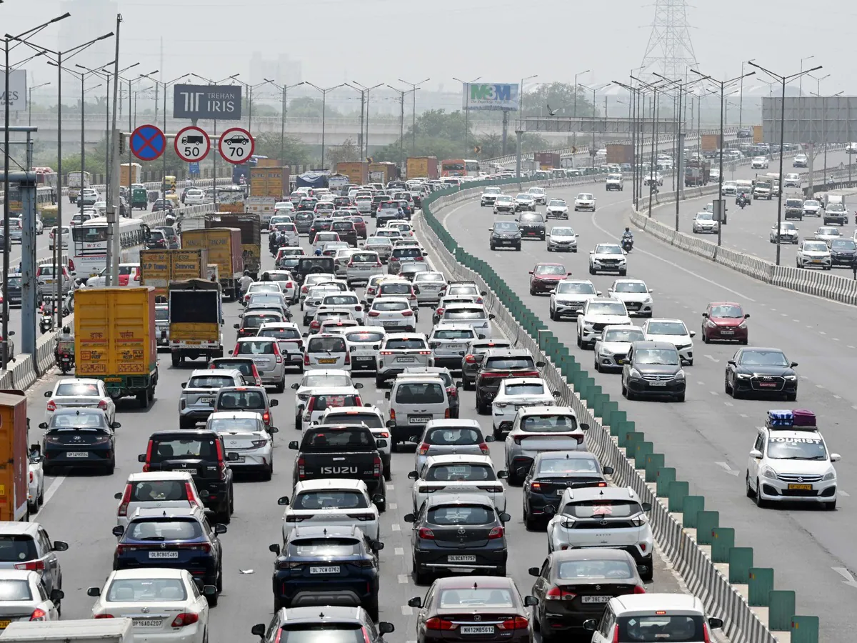 ਦਿੱਲੀ ਵਿੱਚ ਪੁਰਾਣੇ ਵਾਹਨਾਂ ਨੂੰ ਅੱਜ ਤੋਂ ਨਹੀਂ ਮਿਲੇਗਾ ਪੈਟਰੋਲ-ਡੀਜ਼ਲ, ਇਸ ਤਰ੍ਹਾਂ ਰੱਖੀ ਜਾਵੇਗੀ ਨਿਗਰਾਨੀ