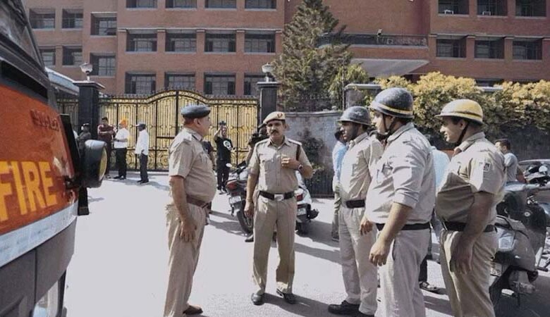 Bomb Threat: ਪਿਛਲੇ ਤਿੰਨ ਦਿਨਾਂ ਵਿੱਚ, 10 ਸਕੂਲਾਂ ਨੂੰ ਬੰਬ ਨਾਲ ਉਡਾਉਣ ਦੀਆਂ ਧਮਕੀਆਂ ਮਿਲੀਆਂ