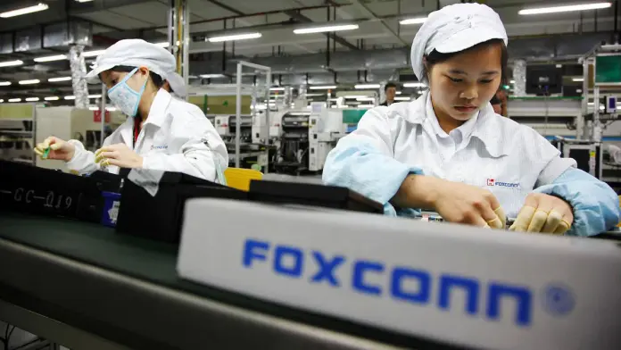 Shock to Apple! Foxconn ਨੇ ਭਾਰਤ ਤੋਂ ਚੀਨੀ ਇੰਜੀਨੀਅਰਾਂ ਨੂੰ ਵਾਪਸ ਭੇਜਿਆ, iPhone 17 ਦੀਆਂ ਯੋਜਨਾਵਾਂ ਲਟਕੀਆਂ