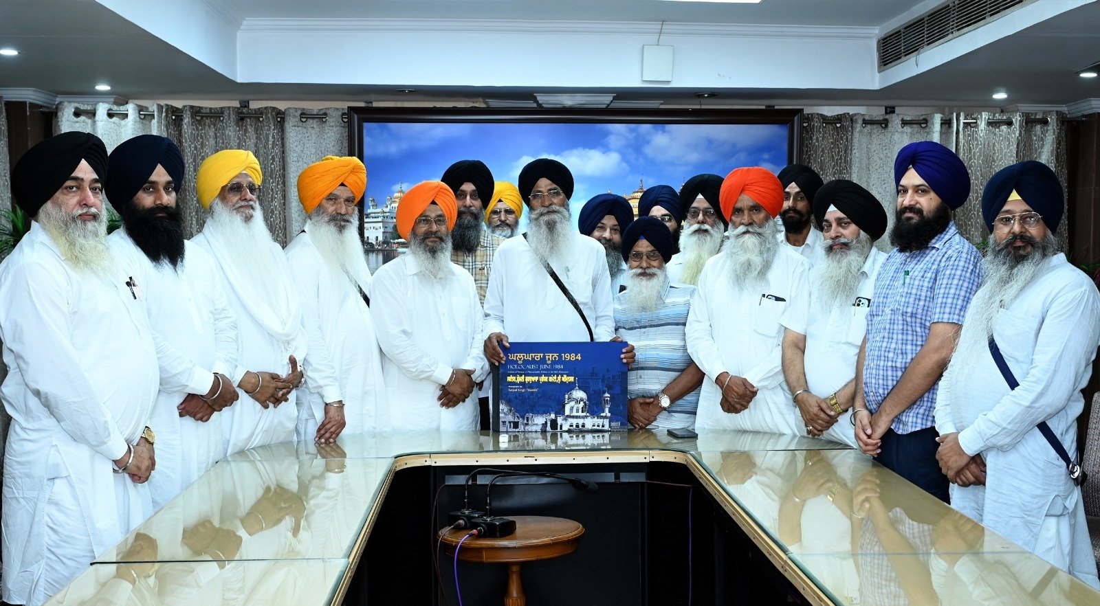 ਜੂਨ 1984 ਦੇ ਘੱਲਘੂਾਰੇ ਸਮੇਂ ਸਰਕਾਰ ਦੇ ਜ਼ੁਲਮਾਂ ਨੂੰ ਉਜਾਗਰ ਕਰਦੀ ਸਚਿੱਤਰ ਪੁਸਤਕ ਐਡਵੋਕੇਟ ਧਾਮੀ ਵੱਲੋਂ ਜਾਰੀ