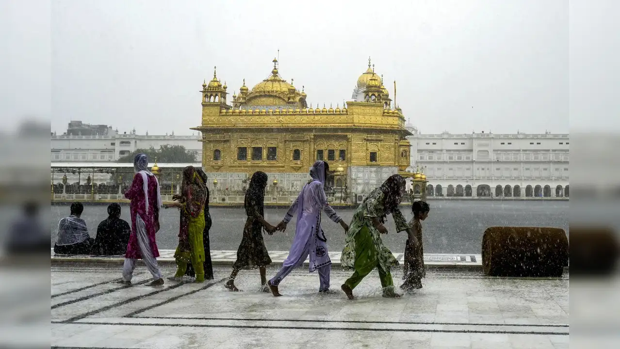 ਹਰਿਮੰਦਰ ਸਾਹਿਬ ਨੂੰ ਉਡਾਉਣ ਦੀ ਧਮਕੀ ਦੇਣ ਵਾਲੇ 2 ਗ੍ਰਿਫ਼ਤਾਰ,ਤਾਮਿਲਨਾਡੂ ਤੋਂ ਕੀਤਾ ਕਾਬੂ