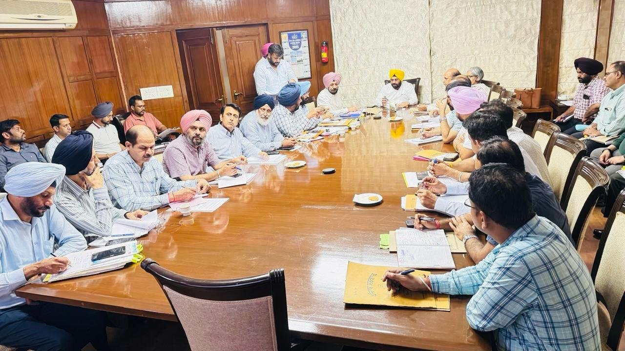 PMGSY ਸਕੀਮ ਅਧੀਨ ਸੜਕ ਅਪਗ੍ਰੇਡੇਸ਼ਨ ਪ੍ਰੋਜੈਕਟ, 378 ਸੜਕਾਂ ਮੁਰੰਮਤ ਅਧੀਨ; 325 ਕਿਲੋਮੀਟਰ ਹਿੱਸੇ ਨੂੰ ਕੀਤਾ ਅਪਗ੍ਰੇਡ