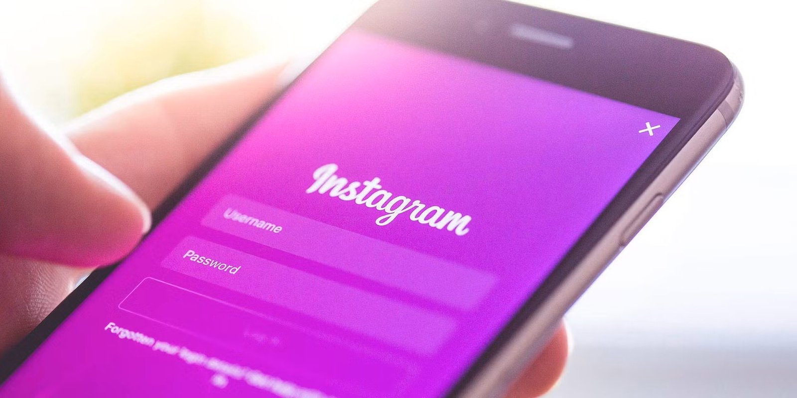 Instagram ने युजर्स को दिया झटका, अचानक हटाए 1.35 लाख अकाउंट, वजह जान आप भी हो जाएगें हैरान