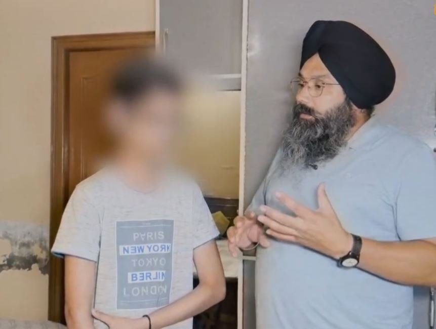 ਆਧੁਨਿਕ ਤਕਨੀਕ ਨੇ ਖੋਹੀ ਜ਼ਿੰਦਗੀ, ਖੇਡਣ-ਕੁੱਦਣ ਦੀ ਉਮਰੇ ਬੱਚਾ ਮੋਬਾਈਲ ‘ਚ ਖੁਦ ਨੂੰ ਕਰ ਬੈਠਾ ਕੈਦ