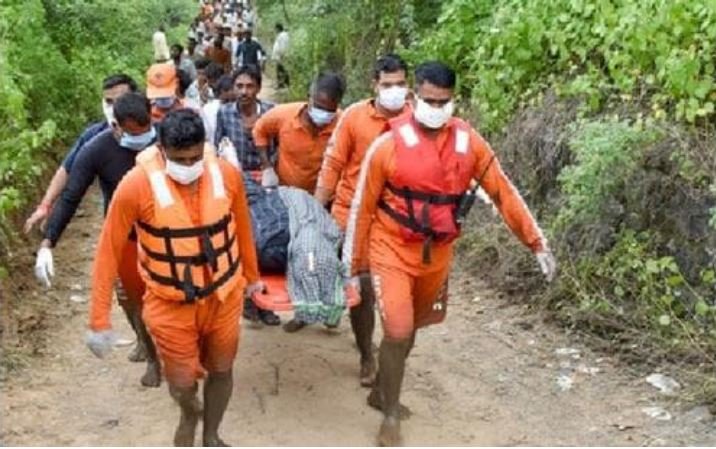 ਲੁਧਿਆਣਾ ‘ਚ ਭਿਆਨਕ ਹਾਦਸਾ: ਓਵਰਲੋਡ ਮਿਨੀ-ਟਰੱਕ ਨਹਿਰ ‘ਚ ਡਿੱਗਿਆ, 8 ਯਾਤਰੀਆਂ ਦੀ ਮੌਤ, 2 ਲਾਪਤਾ