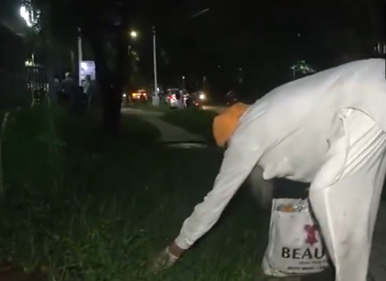 87 ਸਾਲਾ ਰਿਟਾਇਰਡ DIG ਨੂੰ ਸਲਾਮ, ਰੇਹੜੀ ਲਾ ਕੇ ਚੰਡੀਗੜ੍ਹ ਨੂੰ ਸਾਫ਼ ਰੱਖਣ ‘ਚ ਕਰਦੇ ਮਦਦ, ਨੌਜਵਾਨਾਂ ਨੂੰ ਸਿੱਖਣ ਦੀ ਹੈ ਲੋੜ