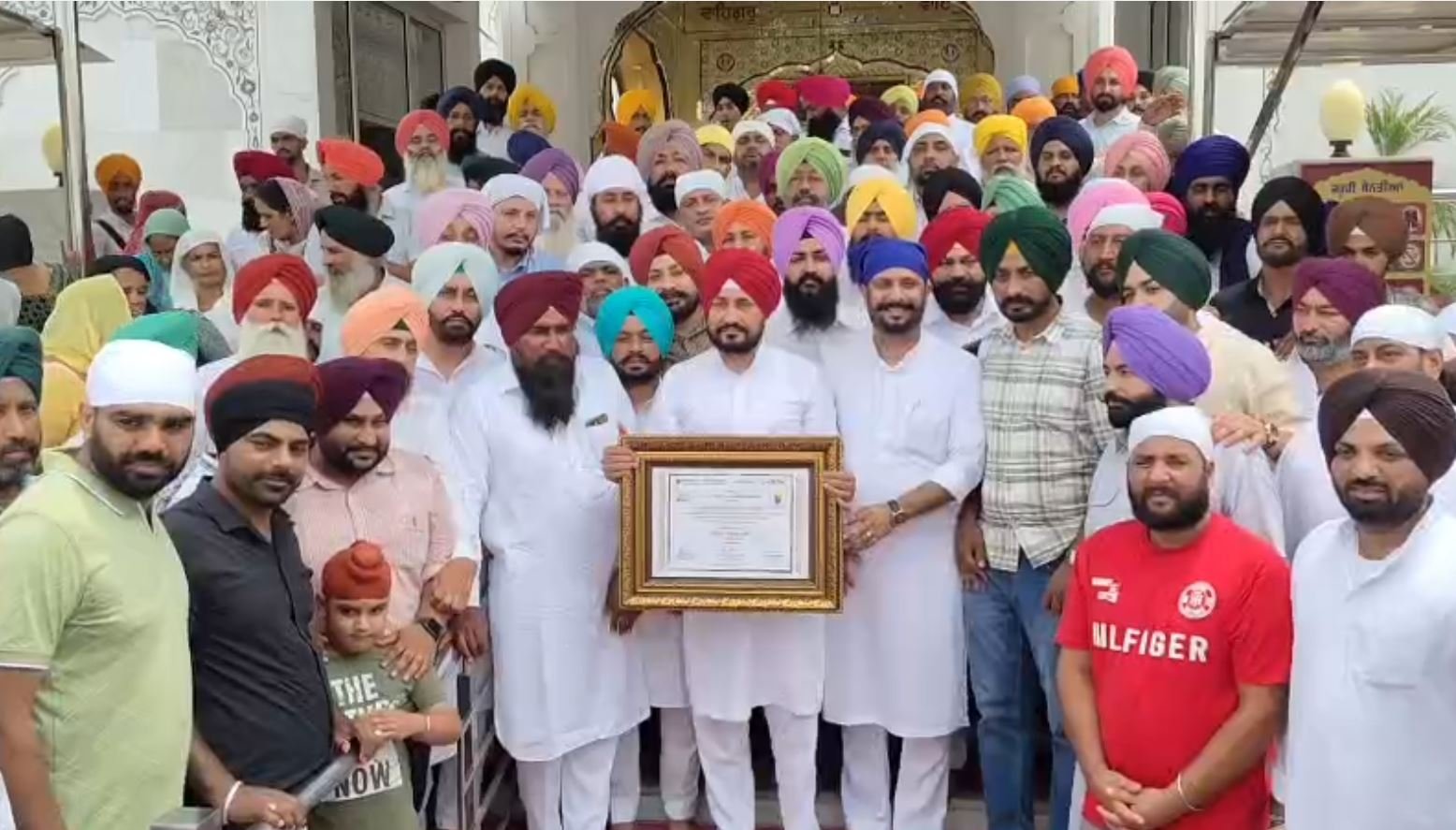 ਸੰਸਦ ਰਤਨ ਅਵਾਰਡ ਹਾਸਿਲ ਕਰਨ ਤੋਂ ਬਾਅਦ ਸ਼੍ਰੀ ਚਮਕੌਰ ਸਾਹਿਬ ਦੇ ਇਤਿਹਾਸਿਕ ਗੁਰਦੁਆਰਾ ਨਤਮਸਤਕ ਹੋਏ ਚਰਨਜੀਤ ਸਿੰਘ ਚੰਨੀ