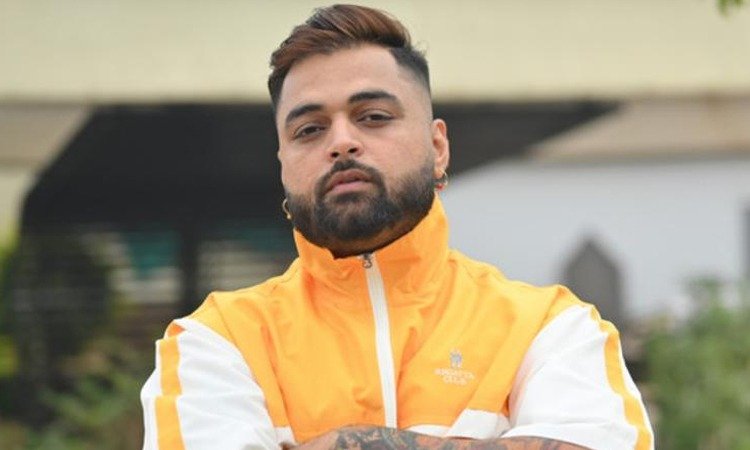 ਪੰਜਾਬੀ ਗਾਇਕ ਗੁਲਾਬ ਸਿੱਧੂ ਨੂੰ ਮਿਲ ਰਹੀਆਂ ਨੇ ਜਾਨੋਂ ਮਾਰਨ ਦੀਆਂ ਧਮਕੀਆਂ! ਲੋਕਾਂ ਨਾਲ ਸਾਂਝੀ ਕੀਤੀ ਜਾਣਕਾਰੀ