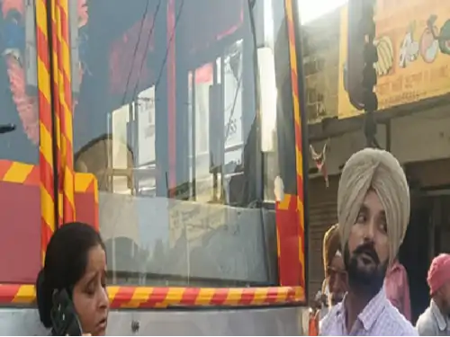 ਬਟਾਲਾ ਬੱਸ ਸਟੈਂਡ ‘ਤੇ ਆਧਾਰ ਕਾਰਡ ਨੂੰ ਲੈ ਕੇ ਹੰਗਾਮਾ, ਸਰਕਾਰੀ ਬੱਸ ਕੰਡਕਟਰ ਨਾਲ ਬਹਿਸ ਦੌਰਾਨ ਔਰਤ ਦੀ ਸਿਹਤ ਵਿਗੜੀ