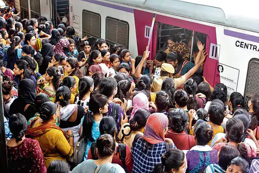 2024 ਵਿੱਚ ਮੁੰਬਈ ਲੋਕਲ ਵਿੱਚ 2,282 ਲੋਕਾਂ ਦੀ ਹੋਈ ਮੌਤ; 10 ਸਾਲਾਂ ਵਿੱਚ 26500 ਮੌਤਾਂ ਦਰਜ