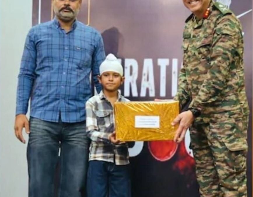 ਆਪ੍ਰੇਸ਼ਨ ਸਿੰਦੂਰ ਦੇ ਸਭ ਤੋਂ ਘੱਟ ਉਮਰ ਦੇ 10 ਸਾਲਾ ਸ਼ਰਵਣ ਸਿੰਘ ਨੂੰ ਸਿਵਲੀਅਨ ਯੋਧੇ ਵਜੋਂ ਕੀਤਾ ਗਿਆ ਸਨਮਾਨਿਤ