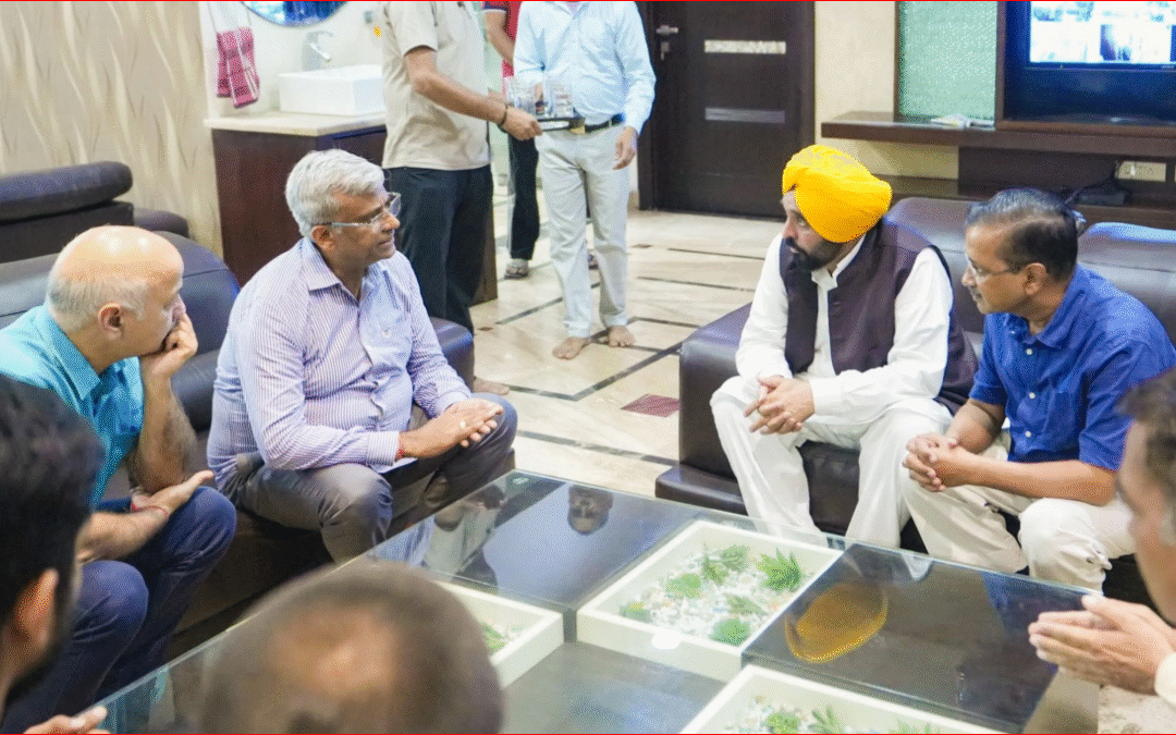 ਅਬੋਹਰ ਦੇ ਮਸ਼ਹੂਰ ਕੱਪੜਾ ਵਪਾਰੀ ਦੇ ਕਤਲ ਤੋਂ ਬਾਅਦ ਸੀ.ਐਮ. ਮਾਨ, ਅਰਵਿੰਦ ਕੇਜਰੀਵਾਲ ਤੇ ਮਨੀਸ਼ ਸਿਸੋਦੀਆ ਪਰਿਵਾਰ ਨੂੰ ਮਿਲੇ