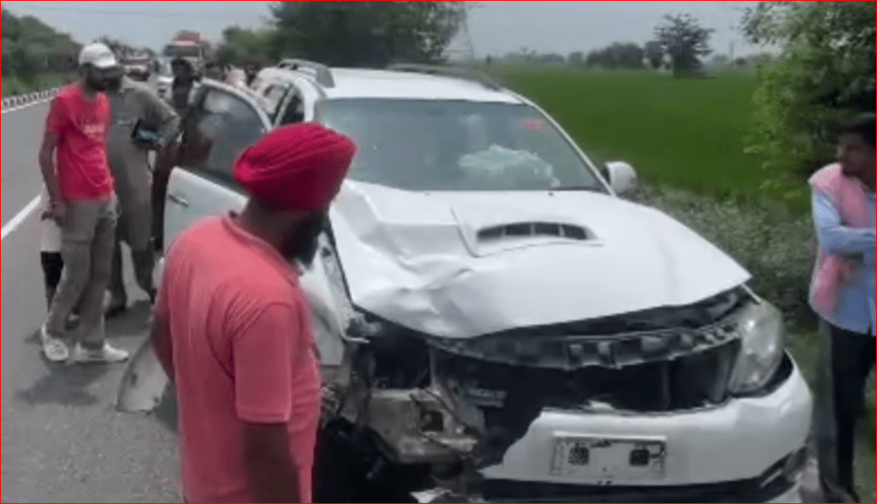 Accident in Moga: ਮੋਗਾ ‘ਚ ਖੌਫ਼ਨਾਕ ਸੜਕ ਹਾਦਸਾ, ਭਰਾ ਨੂੰ ਰੱਖੜੀ ਬੰਨ੍ਹਣ ਜਾ ਰਹੀ ਭੈਣ ਦੀ ਕਾਰ ਦੀ ਟੱਕਰ ‘ਚ ਮੌਤ