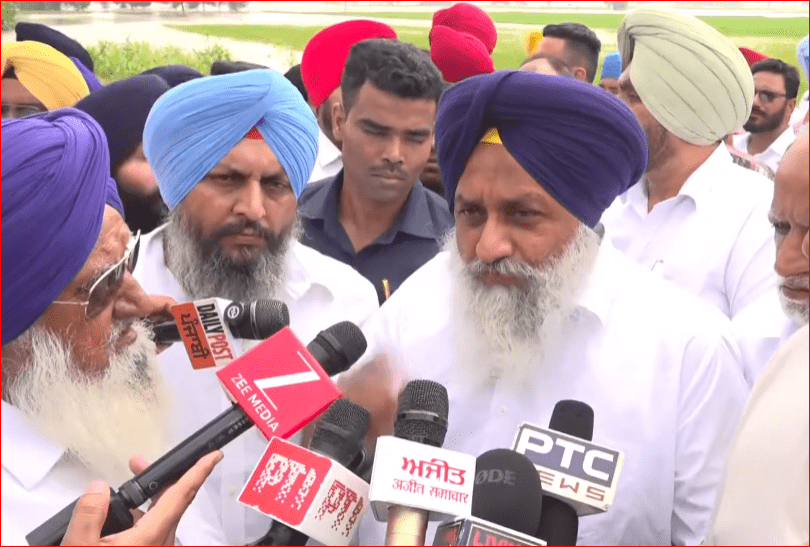 ਹੜ੍ਹ ਪ੍ਰਭਾਵਿਤ ਇਲਾਕੇ ਦਾ ਦੌਰਾ ਕਰਨ ਅਜਨਾਲਾ ਪੁੱਜੇ ਸੁਖਬੀਰ ਸਿੰਘ ਬਾਦਲ