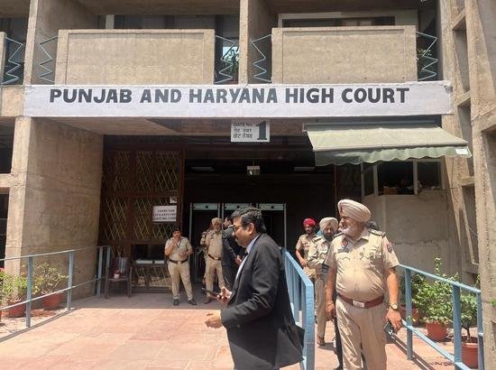 ਚੰਡੀਗੜ੍ਹ ਹਾਈ ਕੋਰਟ ਨੂੰ ਮਿਲੀ ਬੰਬ ਦੀ ਧਮਕੀ, ਪੁਲਿਸ ਨੇ ਸੁਰੱਖਿਆ ਕੀਤੀ ਸਖ਼ਤ